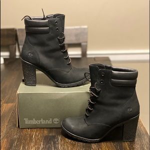 New in box! Women’s Timberland Tillston Boots sz 8